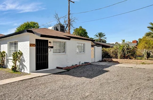 Photo - 2715 E Oak St Unit 1