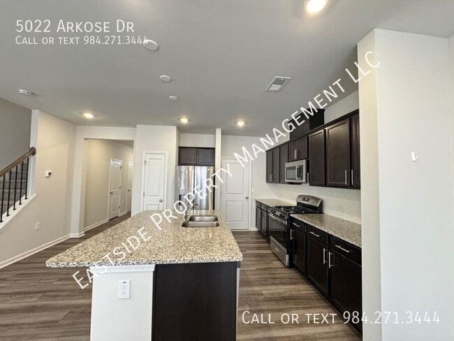 Photo - 5022 Arkose Dr