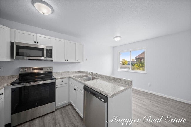 Photo - 1041 Abbey Ct