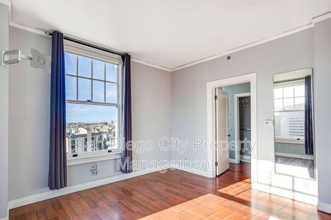 Photo - 702 Ash St Unidad 1000