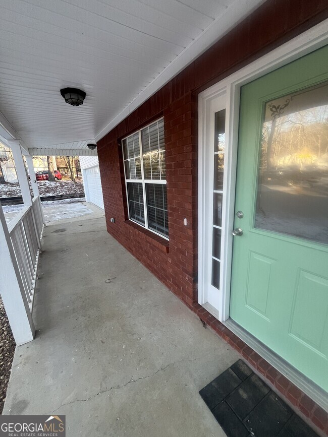 Photo - 530 Oxford Ridge