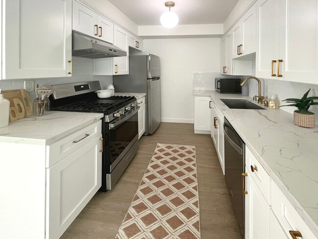 Building Photo - 1522 N Harvard St Rental