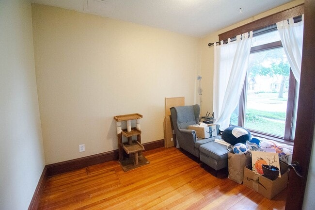 Photo - 101 8th Ave SE