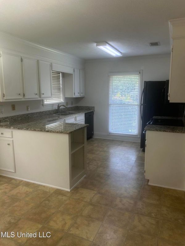 Photo - 204 Foxwood Cove