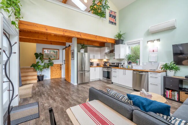 Photo - 755 NE Buffalo St