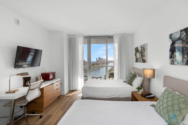 Building Photo - 2602 E Hallandale Beach Blvd Unit SI ID1227383P