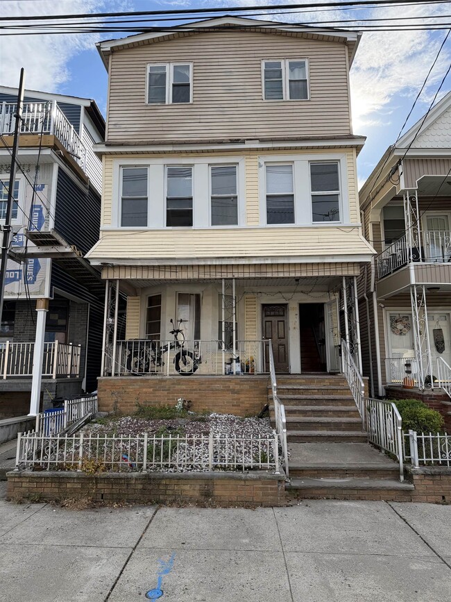 Building Photo - 358 Avenue A Unit 2