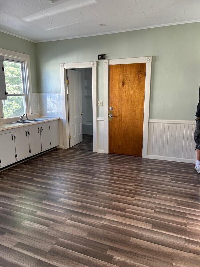 Photo - 50 Thompson St Unit 2