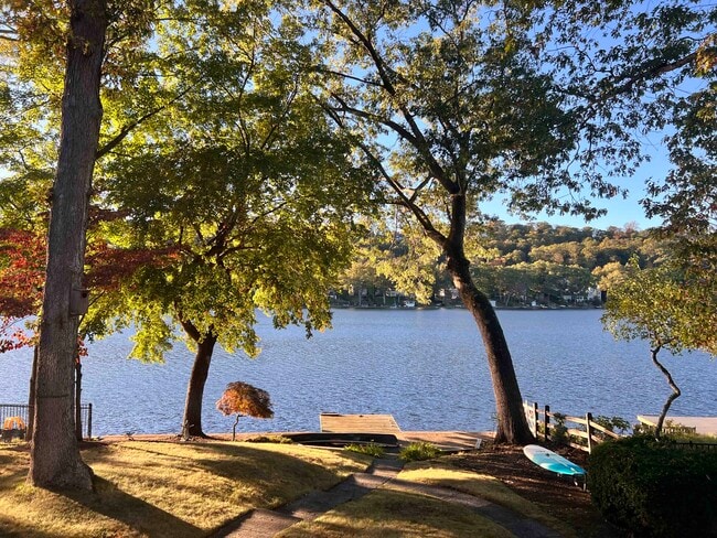 Photo - 83 Cedar Lake Rd E