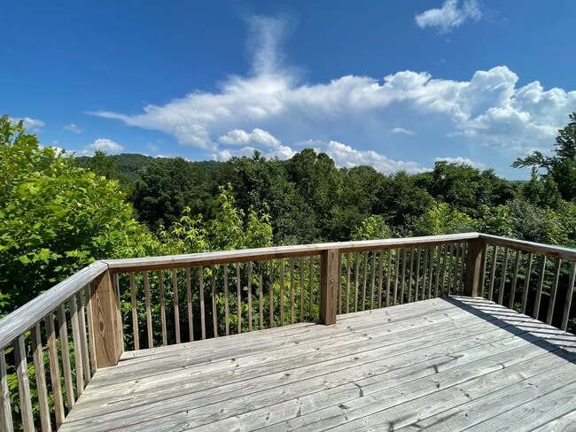 Photo - 4 bed / 2.5 bath 2-story with great views available 8/28!