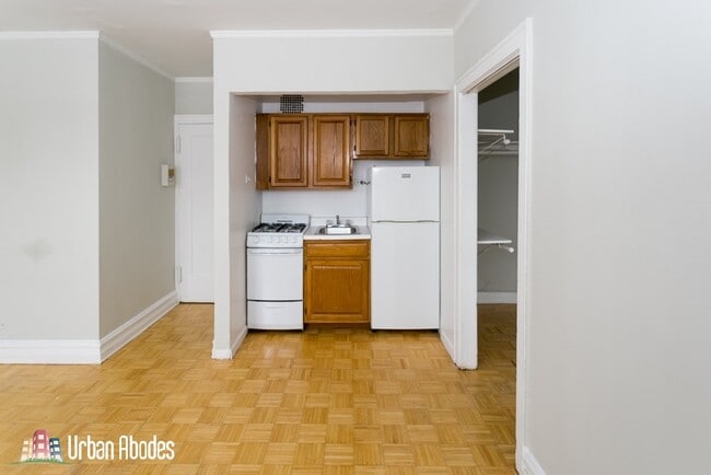 Photo - 717 W Belmont Ave Unit A09C