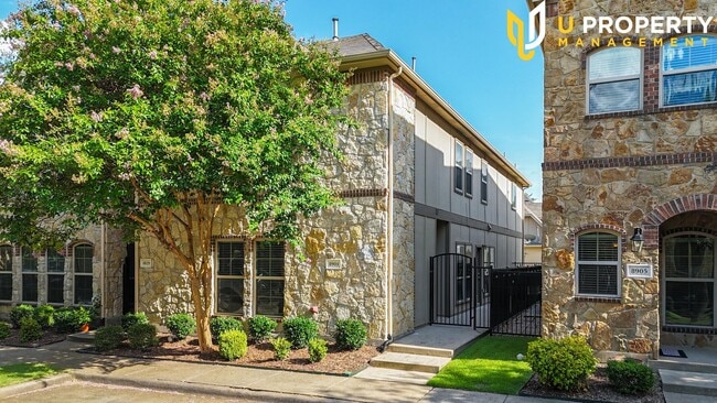 LUXURY TOWNHOME IN CRAIG RANCH COMMUNITY - LUXURY TOWNHOME IN CRAIG RANCH COMMUNITY