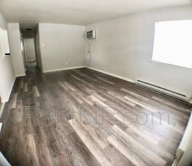 Photo - 915 Mulberry Ln