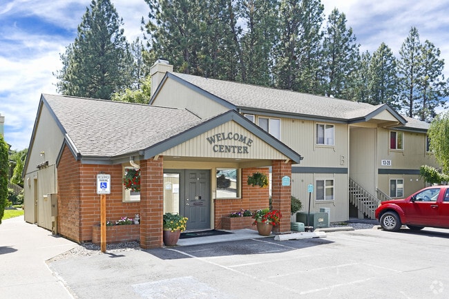 Oficina de propiedades de Spokane Cedar