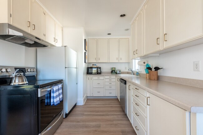 Photo - 1612 E 29th St