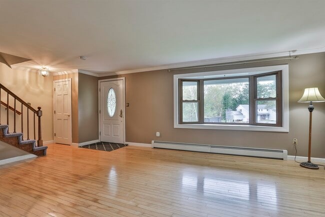 Photo - 14 Clare Ln