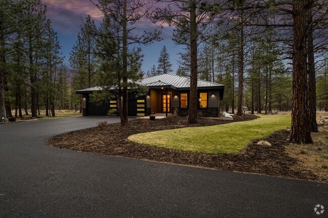 Building Photo - Live in Beautiful Indian Ford Rental