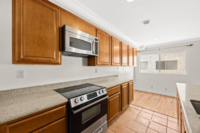 Photo - 1339 N Columbus Ave