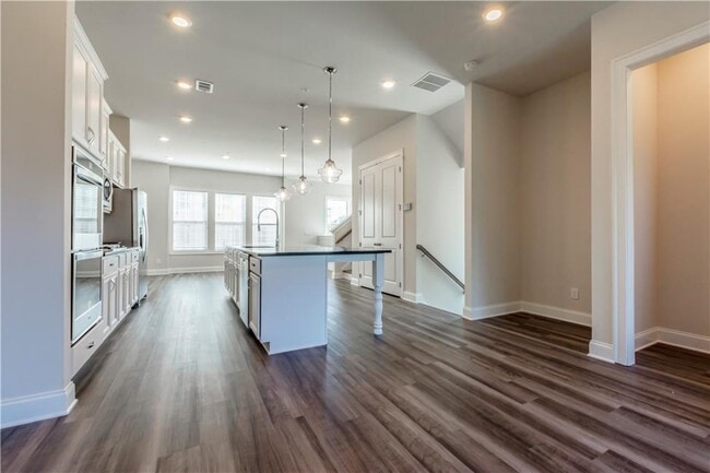 Photo - 1662 Mountain Top Ln SE