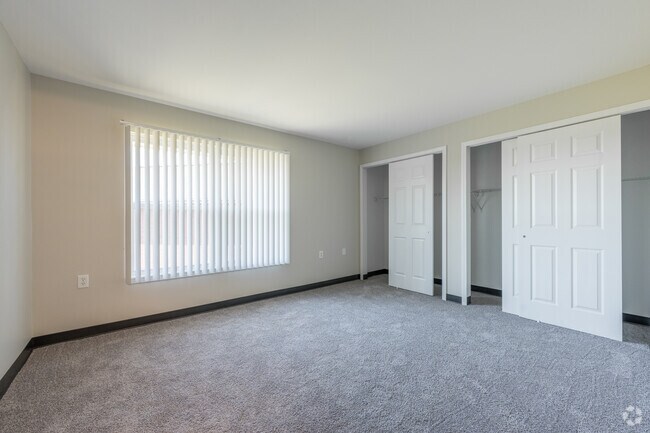 2BR, 1BA - 949SF - Primary Bedroom