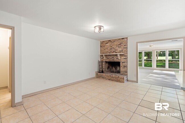 Photo - 167 Rolling Hill Dr