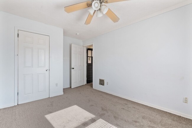 Photo - Quaint 1 Bedroom Apartment Unit 603-4