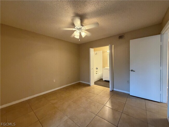 Building Photo - 12561 Equestrian Cir Unit 804