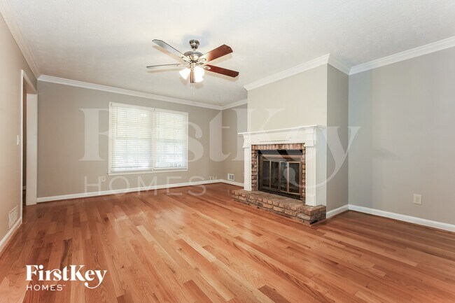 Photo - 2067 Shillingwood Dr NW