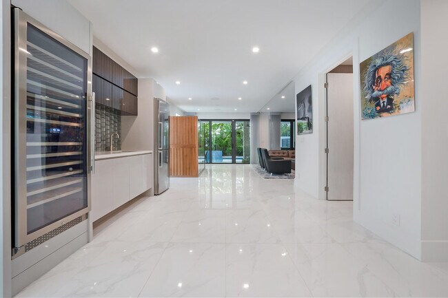 Photo - 106 NE 16th Terrace