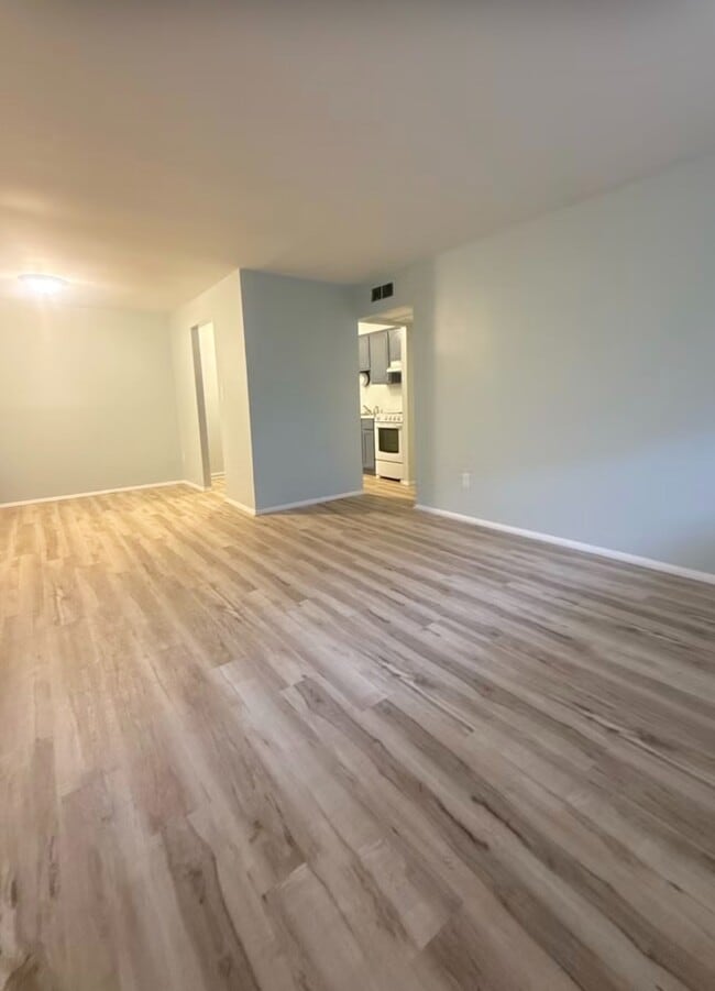 Building Photo - 2969 Four Towers Dr Unit 4