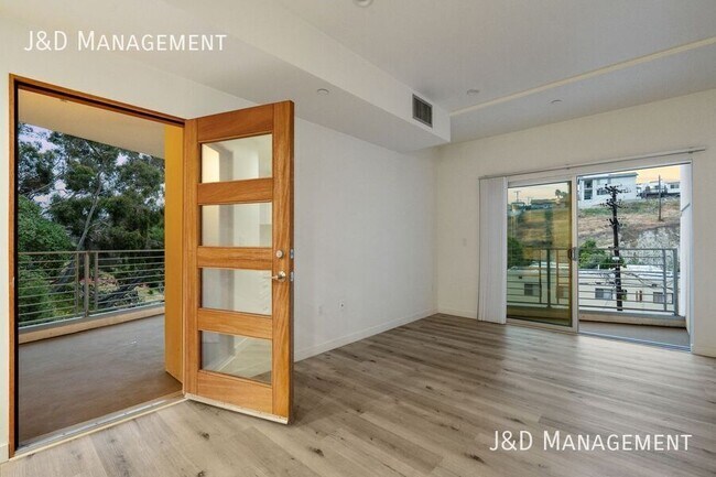 Photo - 3333 Reynard Way Unit 17