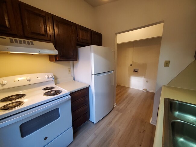 Photo - 3 Baytree Ct Unit B