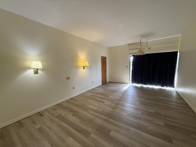 Photo - 2180 Country Club Dr