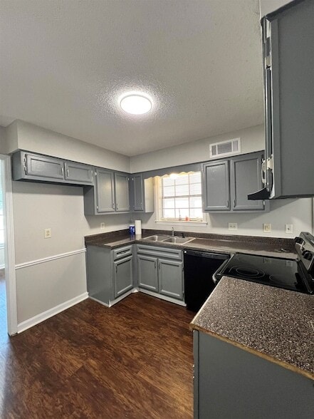 Photo - 6342 Midsummer Way