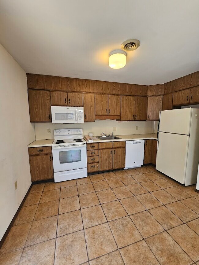 Photo - 915 Southgate Dr