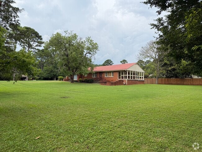 Building Photo - 7105 Whitesburg Dr SE Rental