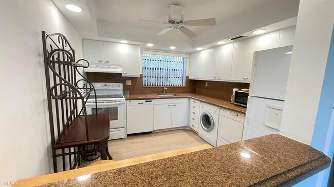 Photo - 3 br, 2 bath Condo - 241 Capri F