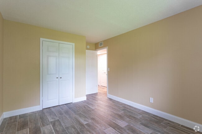 3bd 2ba 1230 SF Premium