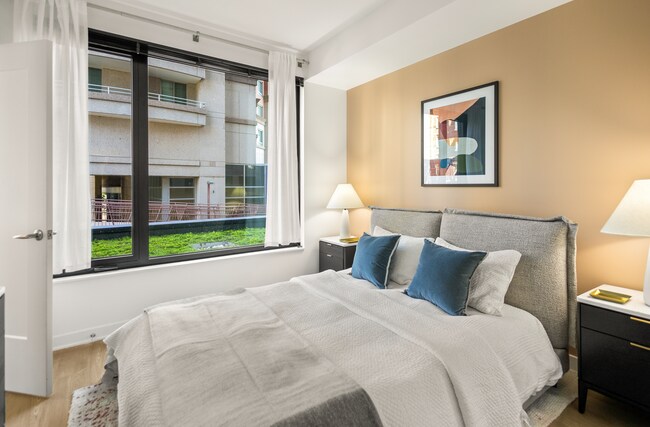 Solaire 7607 Old Georgetown