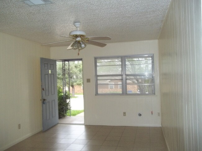 Photo - 913 Dryden Ave Unidad B