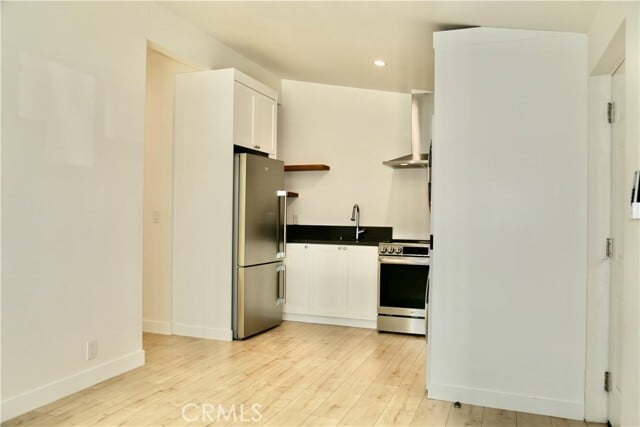 Photo - 734 Center St