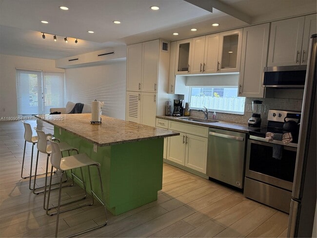 Photo - 2341 SW 17th Ave Unit 2341
