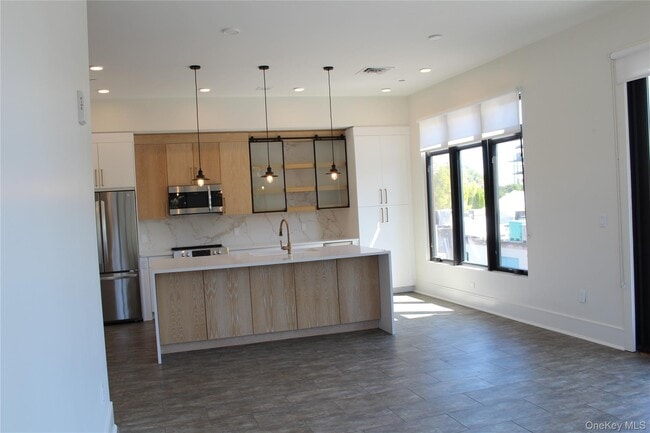 Photo - 331 E Main St Unit 210