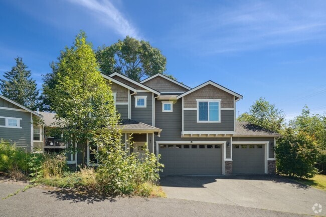 Building Photo - 8202 1st Pl SE Rental