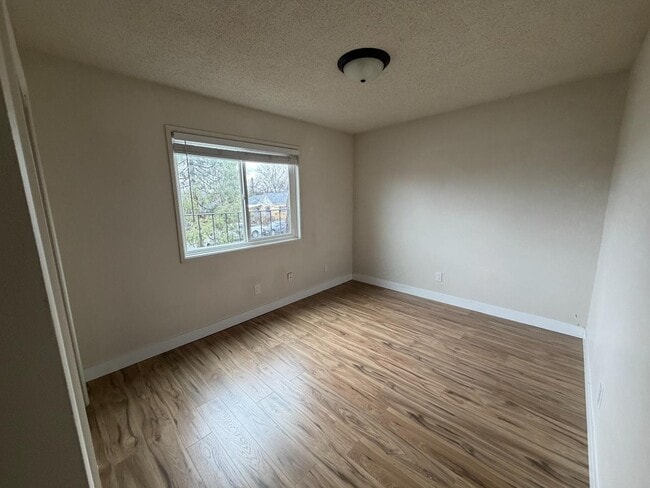 Photo - 225 N 8th St