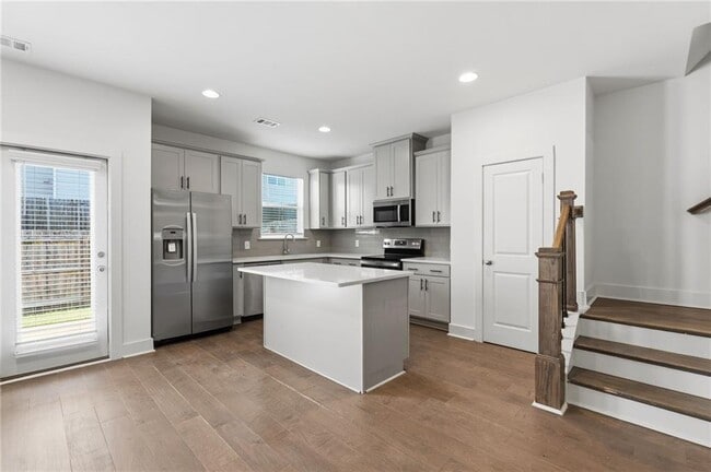 Building Photo - 6414 Shalks Xing Dr