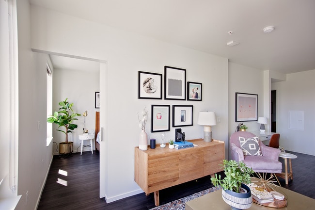 Building Photo - Grant Park Village Rental