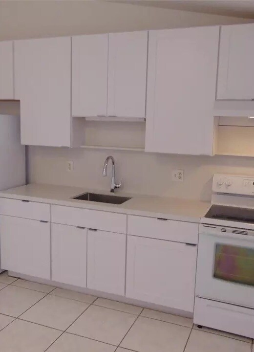 Davie Property 6622 LLC - Davie Property 6622 LLC Unit B