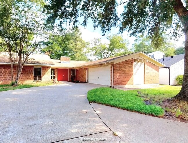 Photo - 2702 Apple Creek Cir