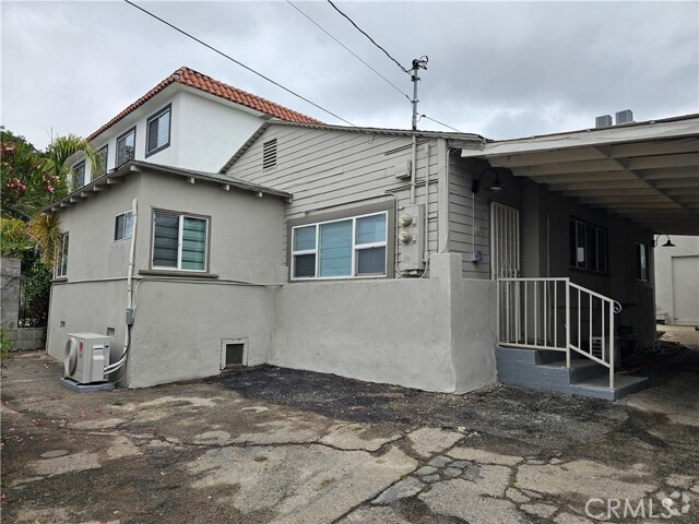 Building Photo - 2547 Hermosa Ave Rental